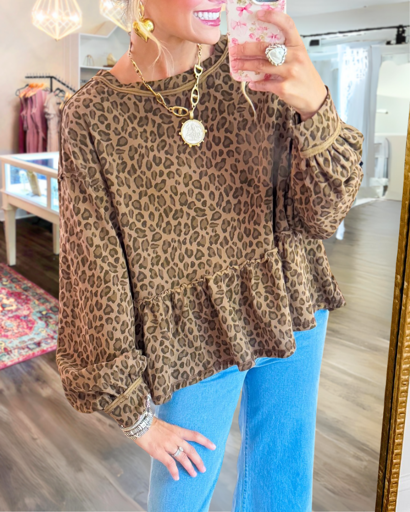 Stylish Leopard Crewneck Top