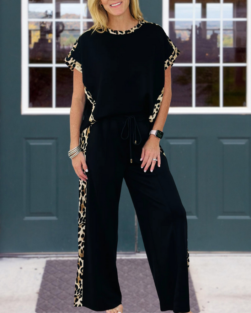 Stylish Leopard Trimmed Set