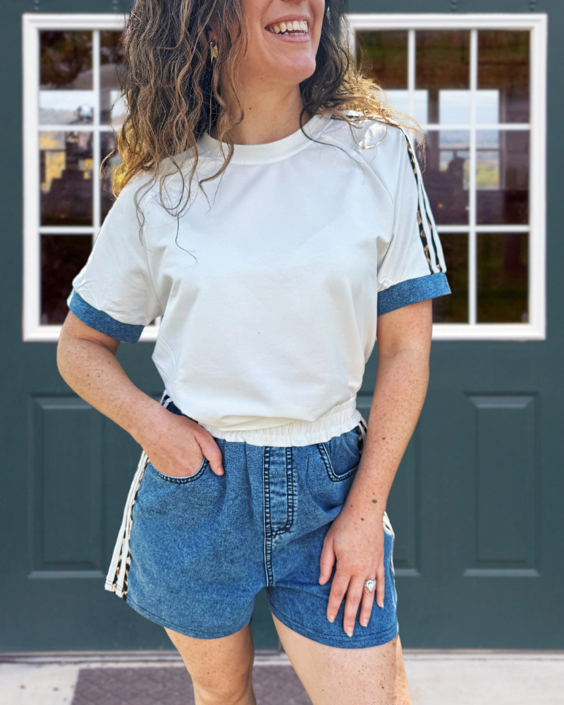 Simple Contrast Color Trim Tee