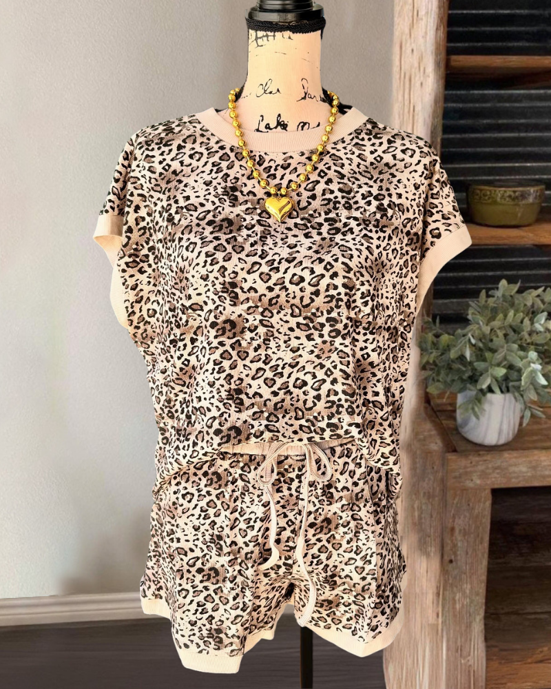 Stylish Leopard Ribbed Shorts Set